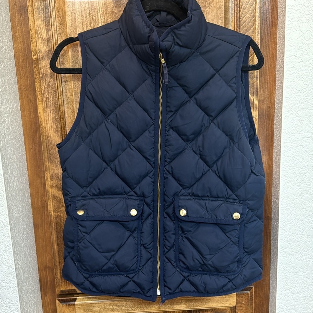 J. Crew Women’s Navy Quilted Zip Up Vest with Two ButtonFront Pockets Size Small - Picture 6 of 7